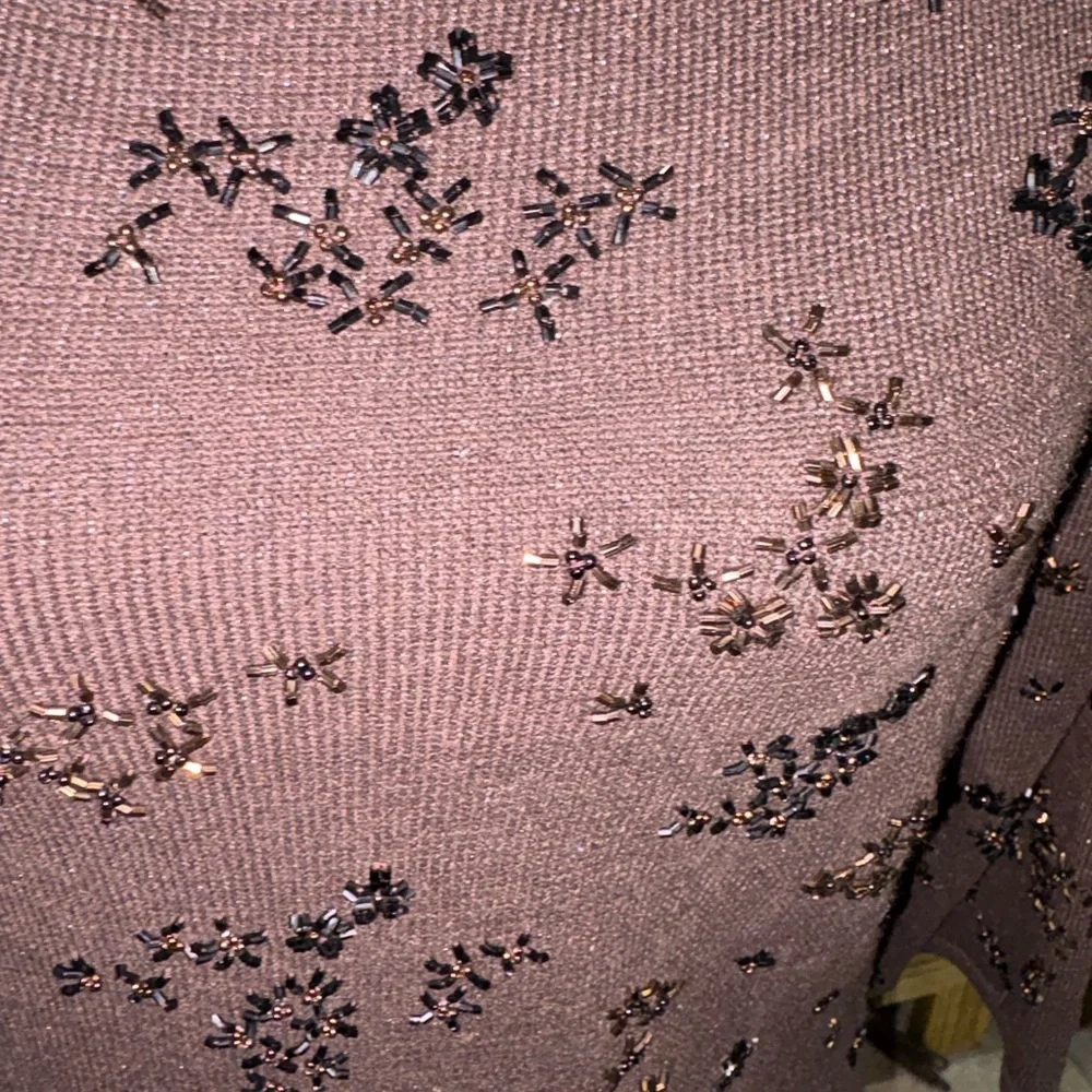 CARMEN MARC VALVO COLLECTION SIZE LARGE BROWN 3/4 SLEEVE EMBELLISHED TOP - Picture 2 of 4